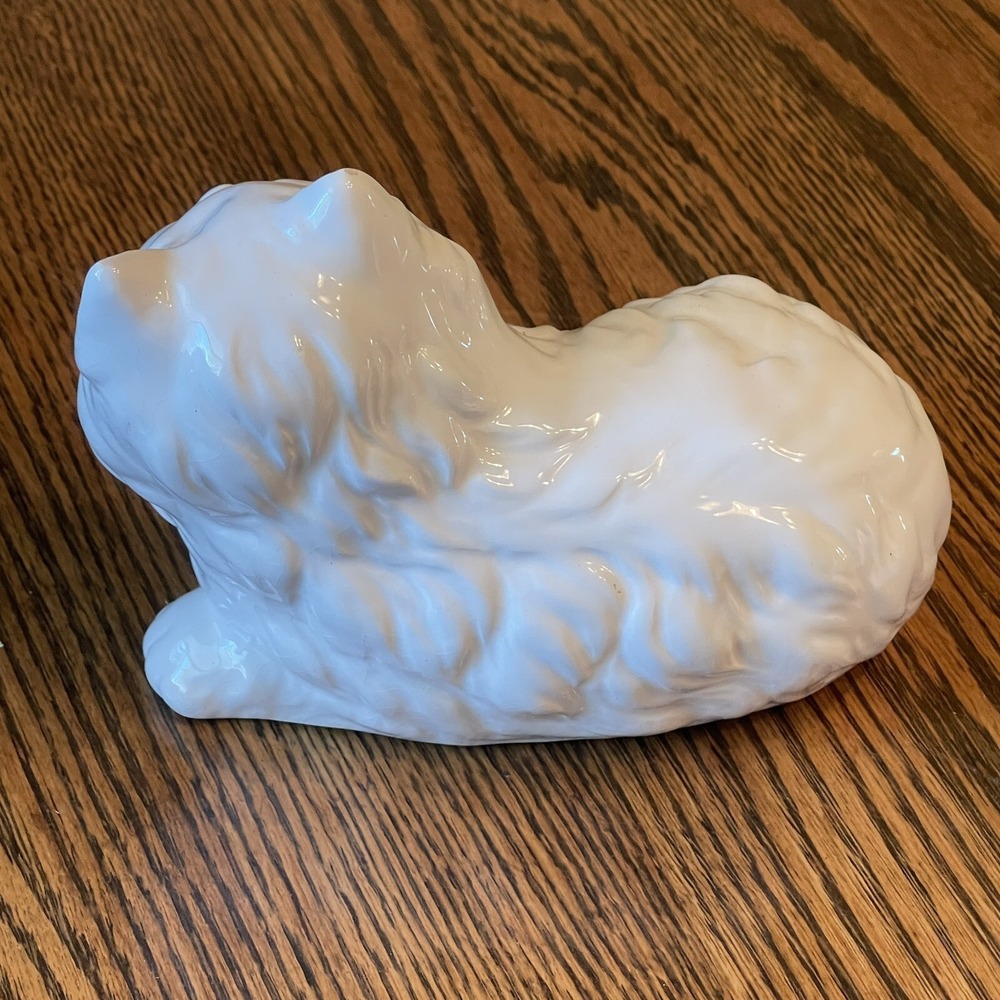 White Persian Cat Figurine Vintage 7" Blue Eyes Cream Cute Kitty Kitten - Picture 7 of 11